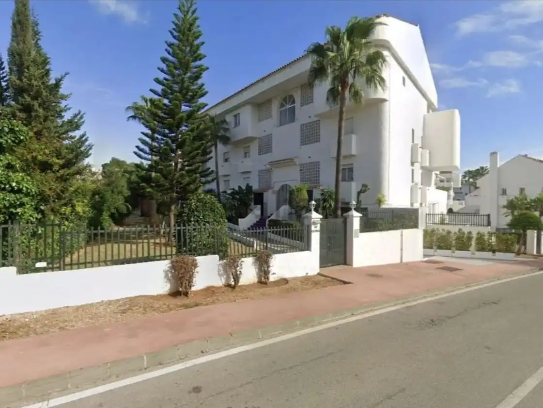 Vista exterior de Garatge en venda en Marbella