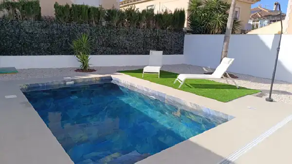 Detached house with pool for sale in Benferri