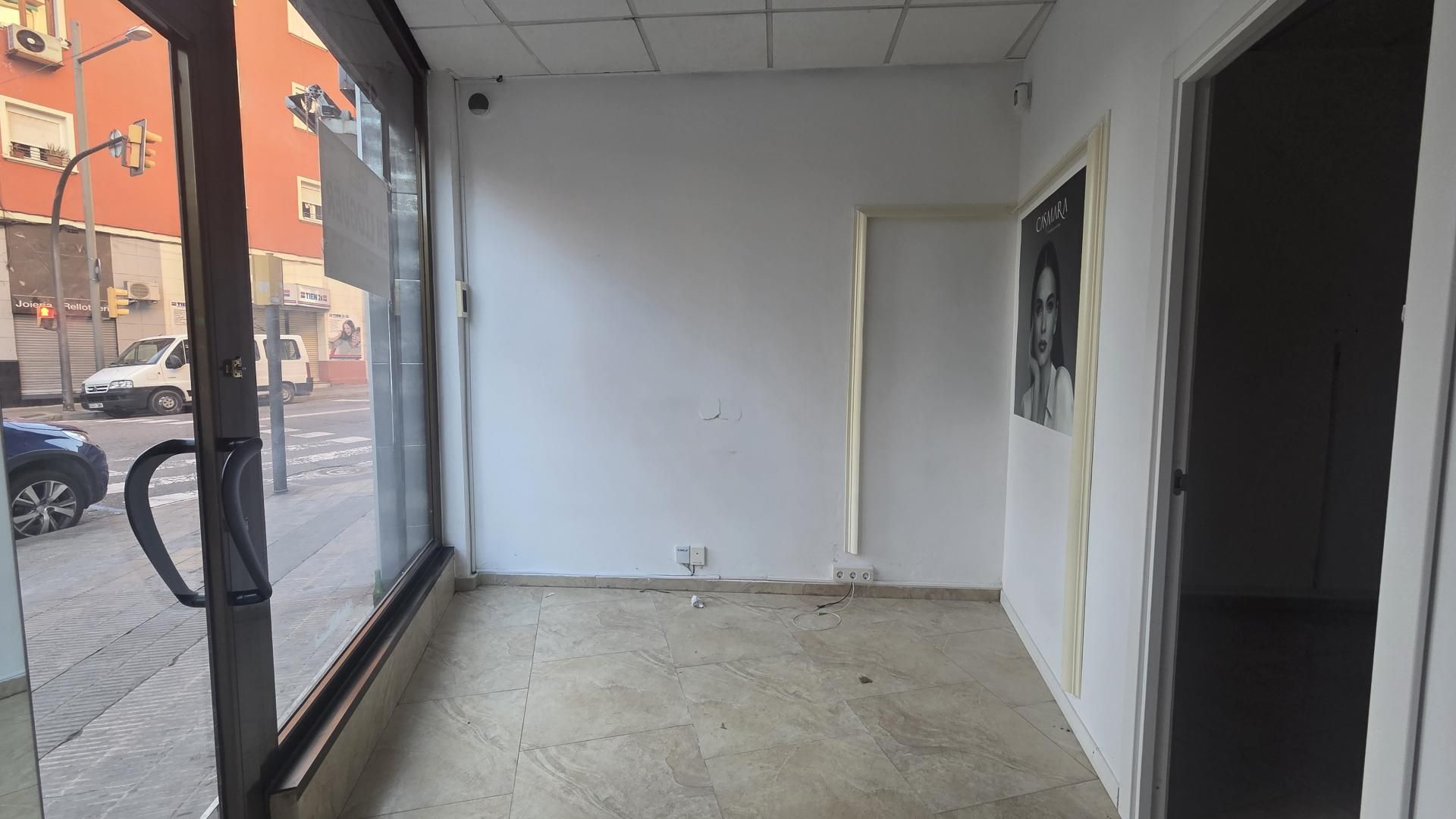 Local de alquiler en Alcalde Porqueres, Príncep de Viana - Clot -Xalets Humbert Torres