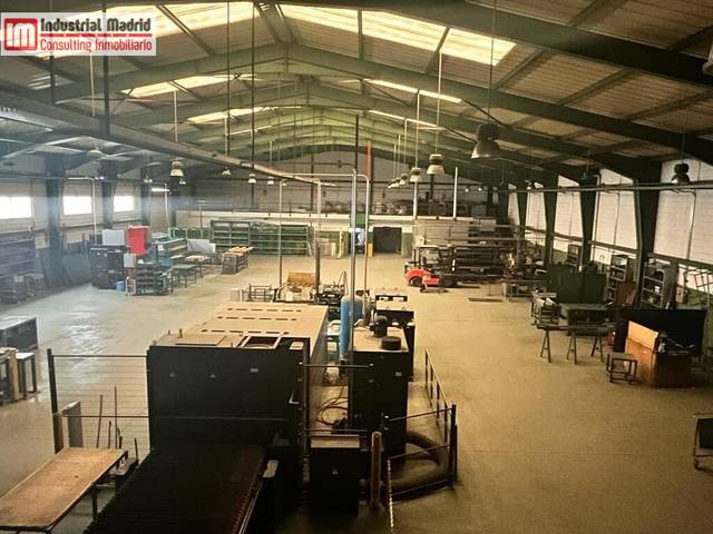 Nave industrial en Venta en Velilla de San Antonio