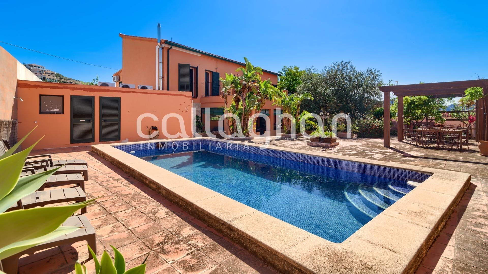 Vista exterior de Casa o xalet en venda en Gandia amb Aire condicionat, Calefacció i Jardí privat