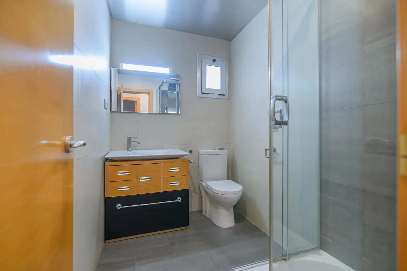 Bathroom of Flat for sale in La Roureda