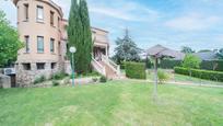 Vista exterior de Casa o xalet en venda en Boadilla del Monte amb Aire condicionat, Calefacció i Jardí privat