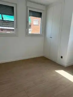 Habitación de Apartamento de alquiler en Madrid con Aire acondicionado, Calefacción y Trastero