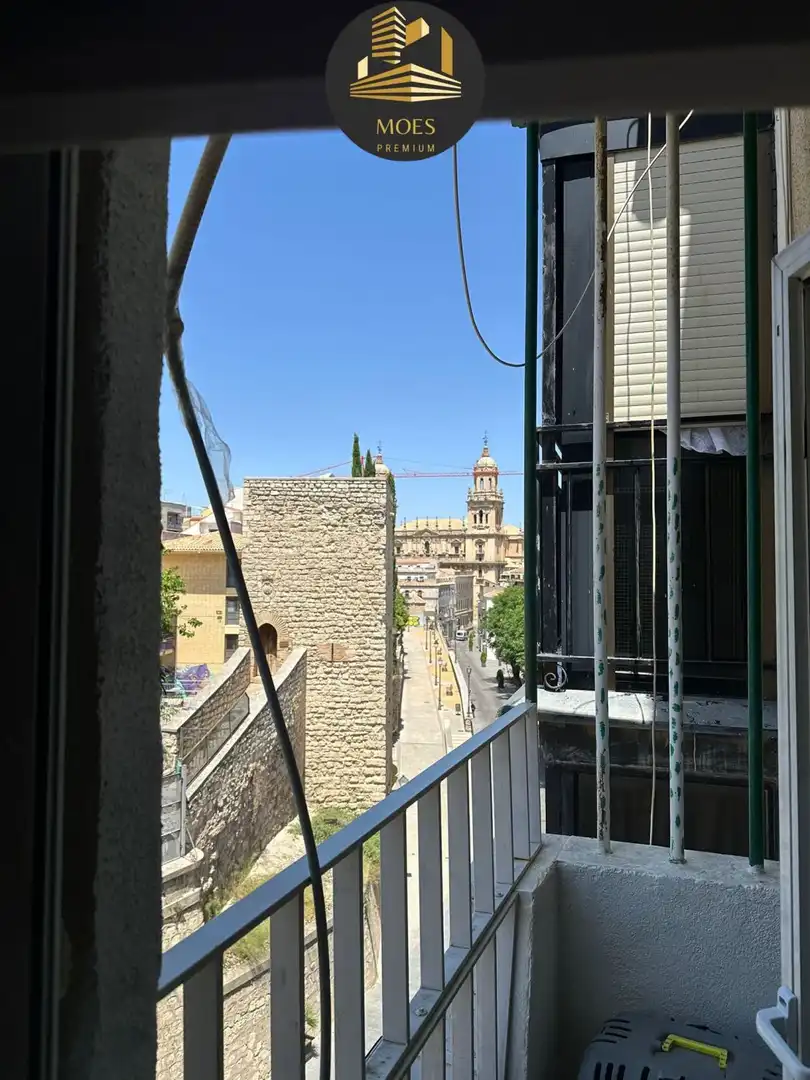 Vista exterior de Pis en venda en Jaén amb Aire condicionat, Calefacció i Terrassa