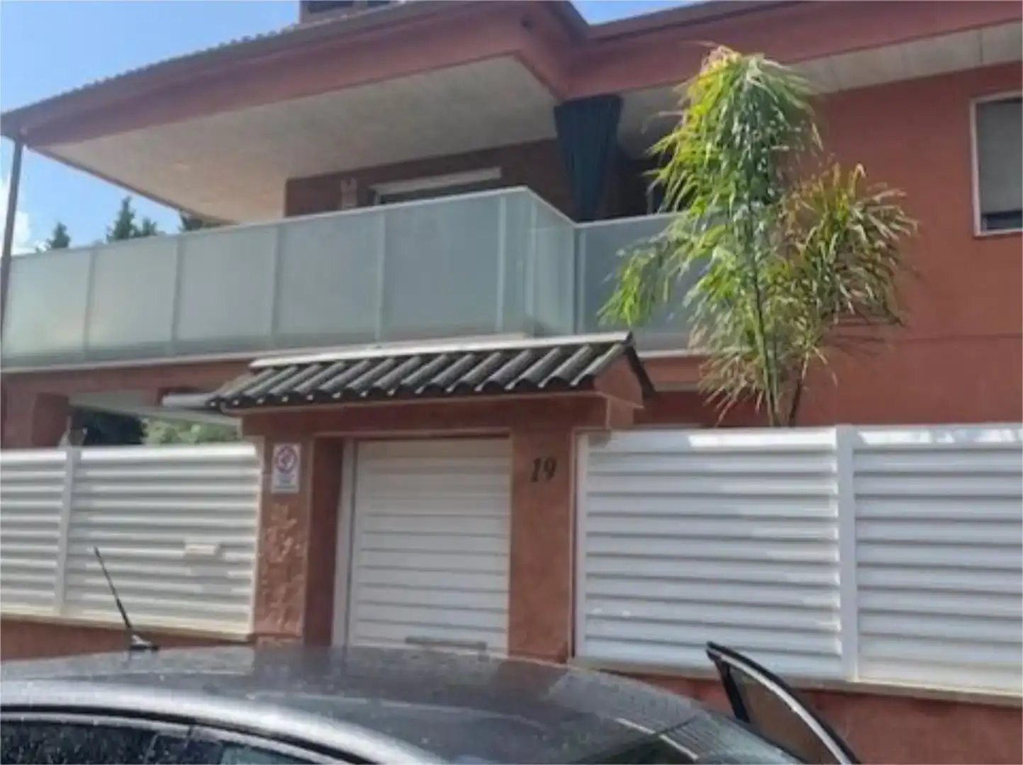 Außenansicht von Einfamilien-Reihenhaus zum Verkauf in Cunit mit Klimaanlage, Schwimmbad und Balkon