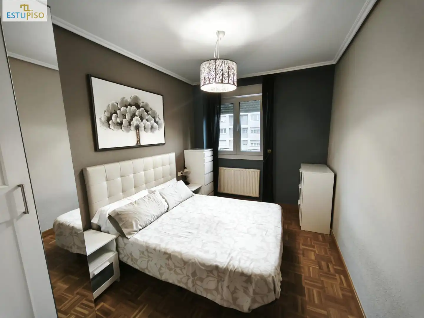 Schlafzimmer von Wohnung zum Verkauf in Vitoria - Gasteiz mit Heizung, Abstellraum und Möbliert