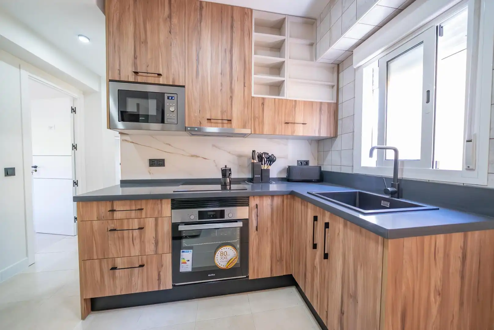 Küche von Wohnung zur untervermieten in Sevilla mit Klimaanlage, Terrasse und Möbliert