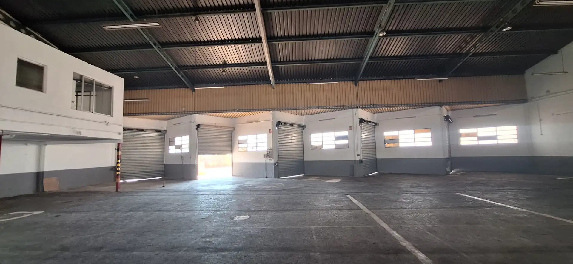 Exterior view of Industrial buildings for rent in Xirivella