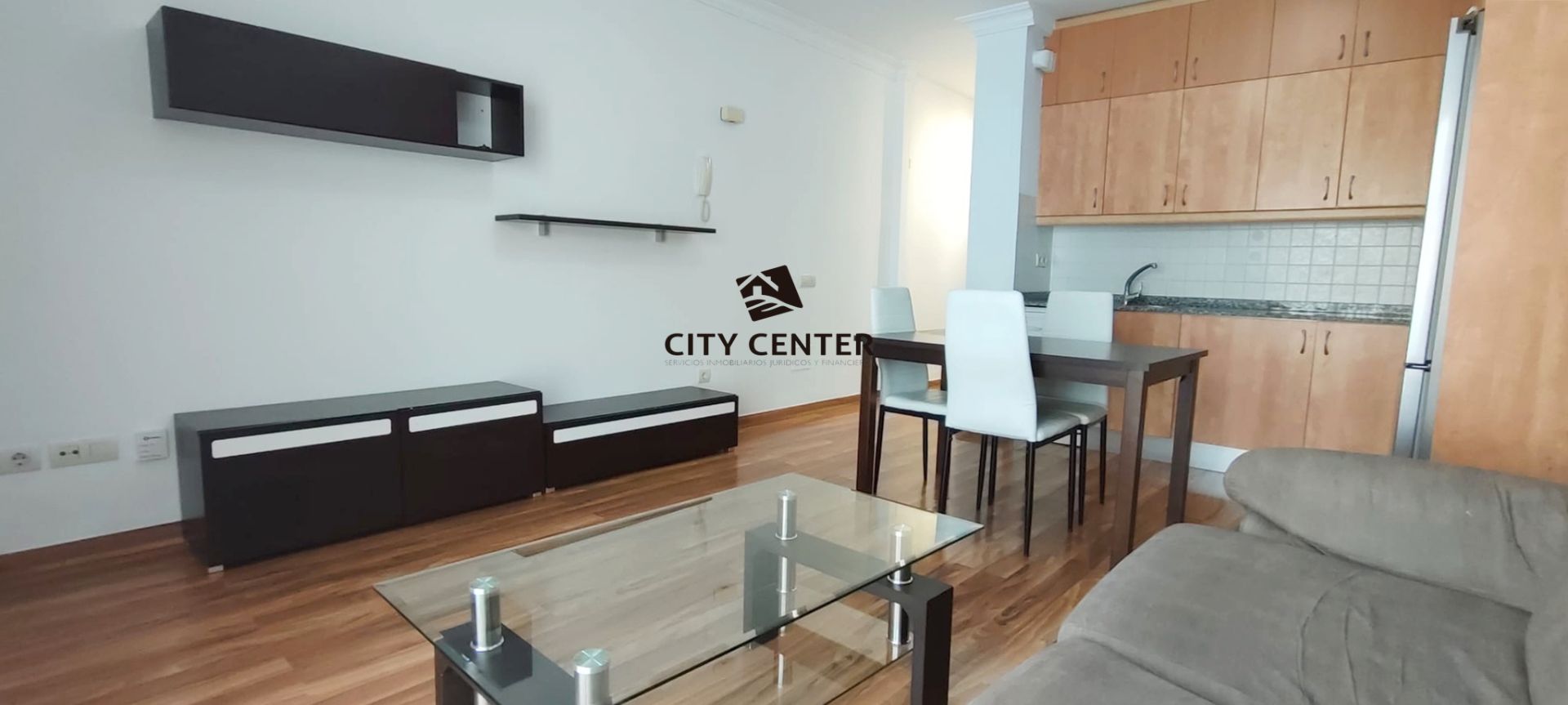 Sala d'estar de Apartament en venda en Granadilla de Abona amb Parquet i Moblat