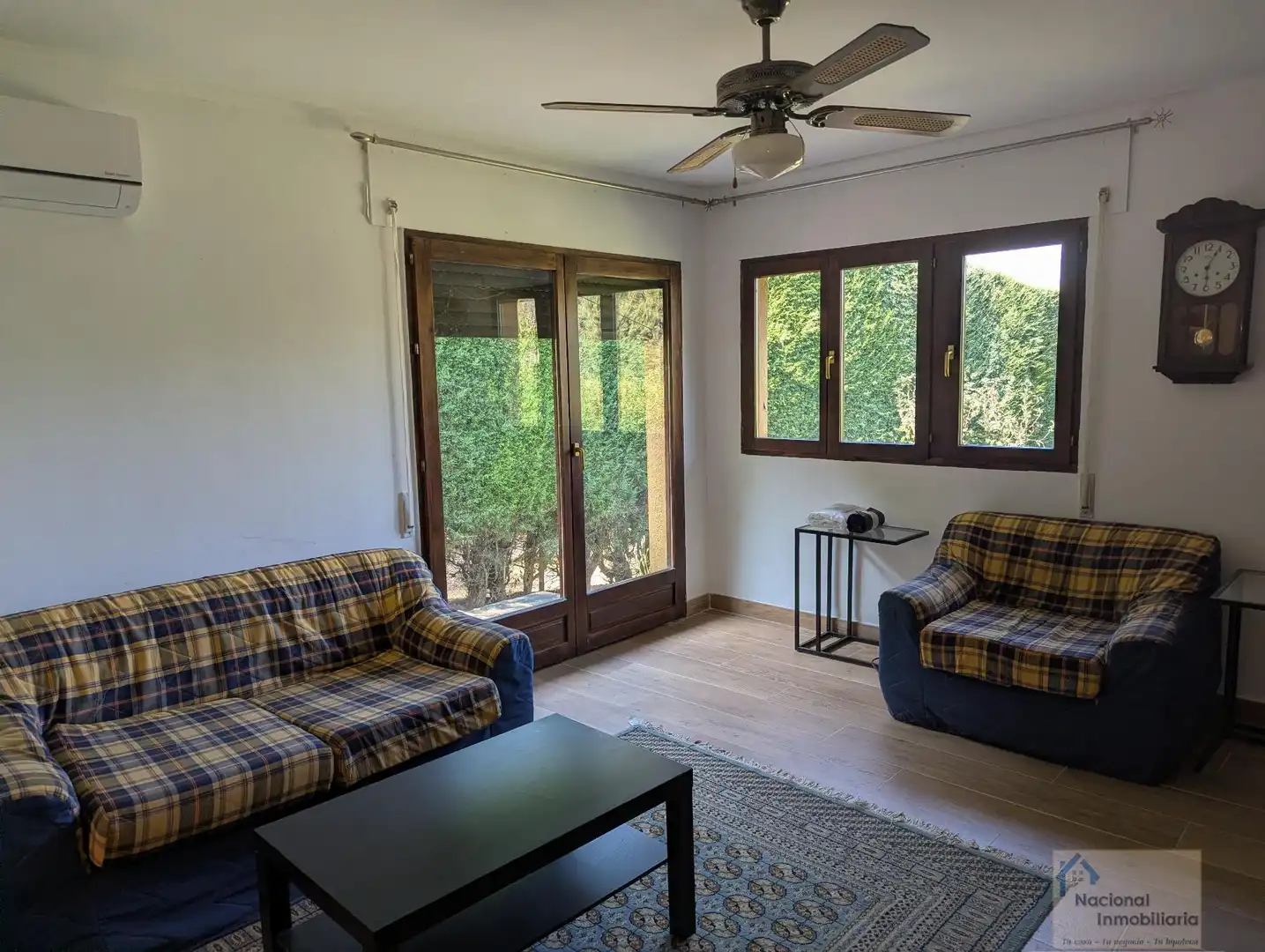 Living room of Houses for sale in El Espinar  with Air Conditioner, Heating and Storage room