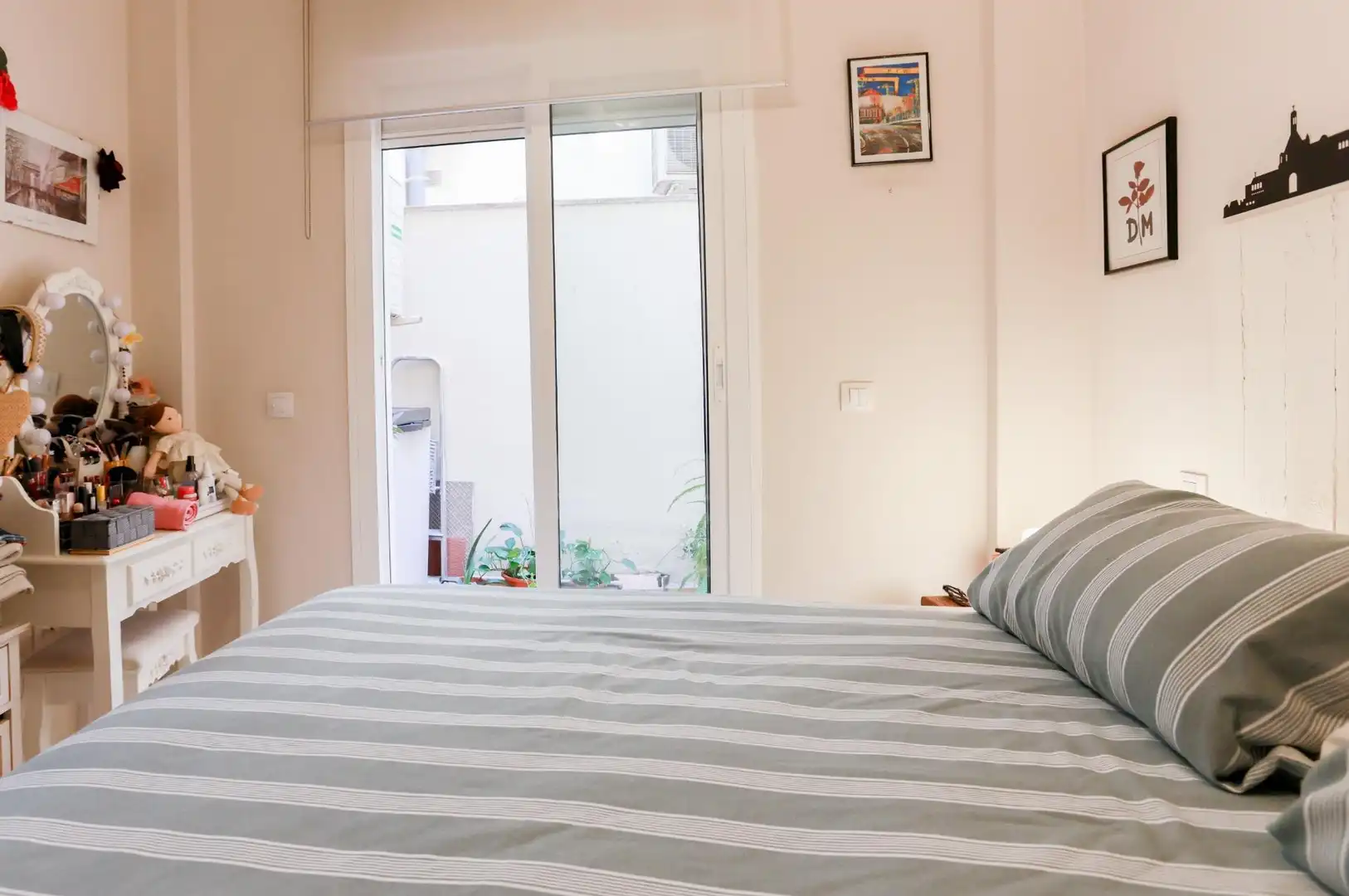 Habitación de Planta baja en venta en Málaga con Aire acondicionado, Calefacción y Alarma