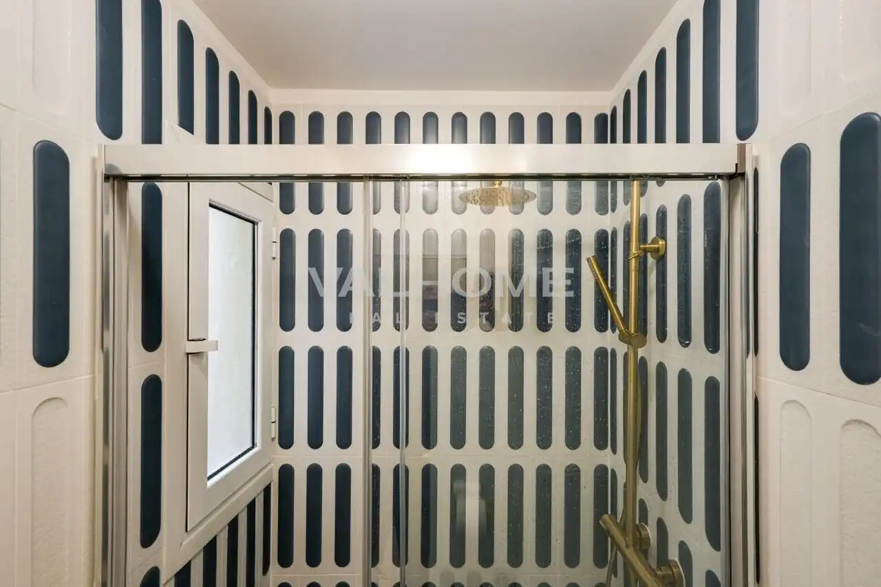 Badezimmer von Wohnungen zum Verkauf in Barcelona mit Klimaanlage, Heizung und Balkon
