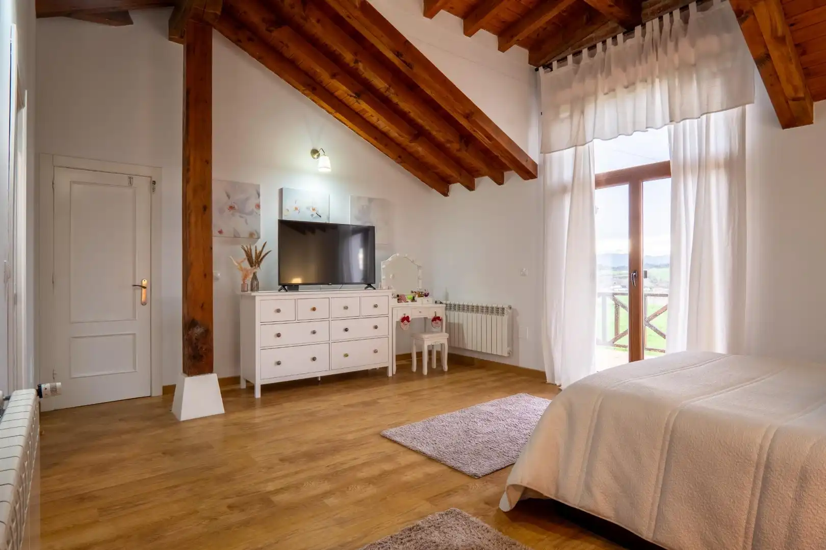 Dormitori de Casa o xalet en venda en Santillana del Mar amb Calefacció, Jardí privat i Terrassa