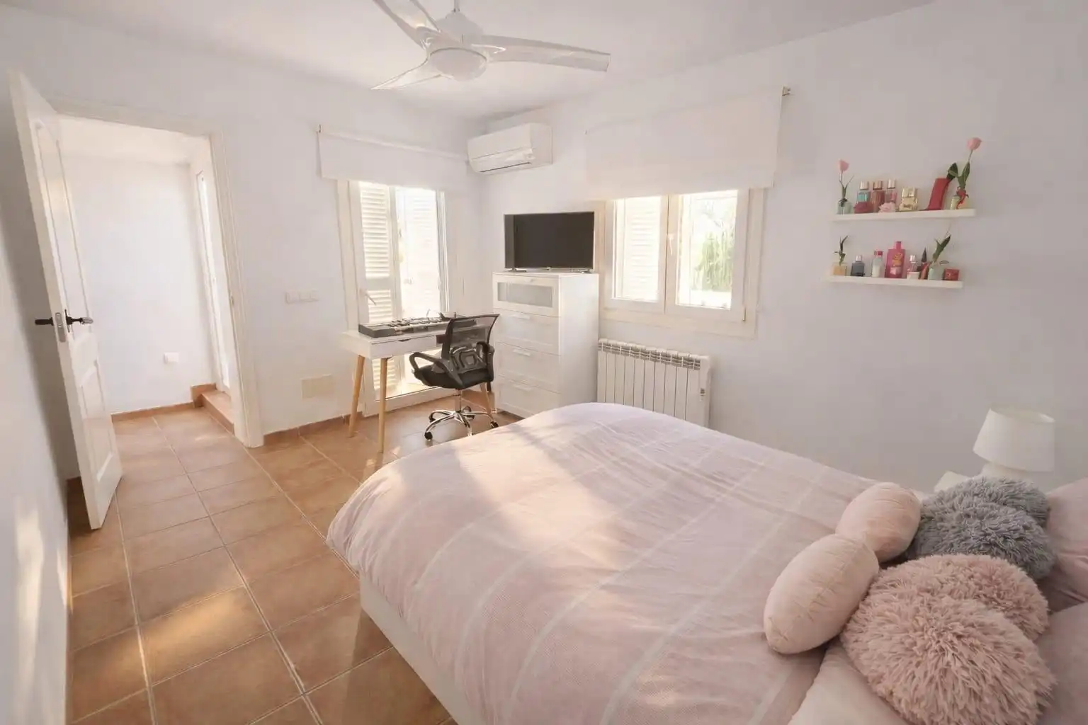 Bedroom of Houses for sale in Llucmajor  with Air Conditioner, Private garden and Terrace