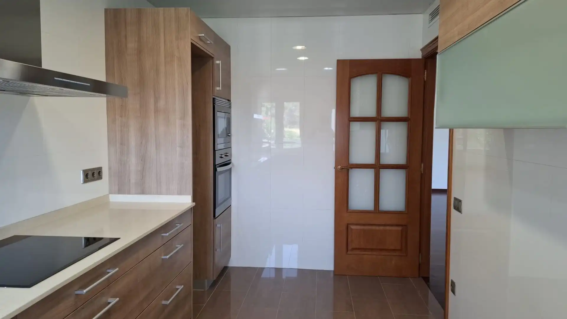Cuina de Casa o xalet en venda en Vallirana amb Aire condicionat i Terrassa