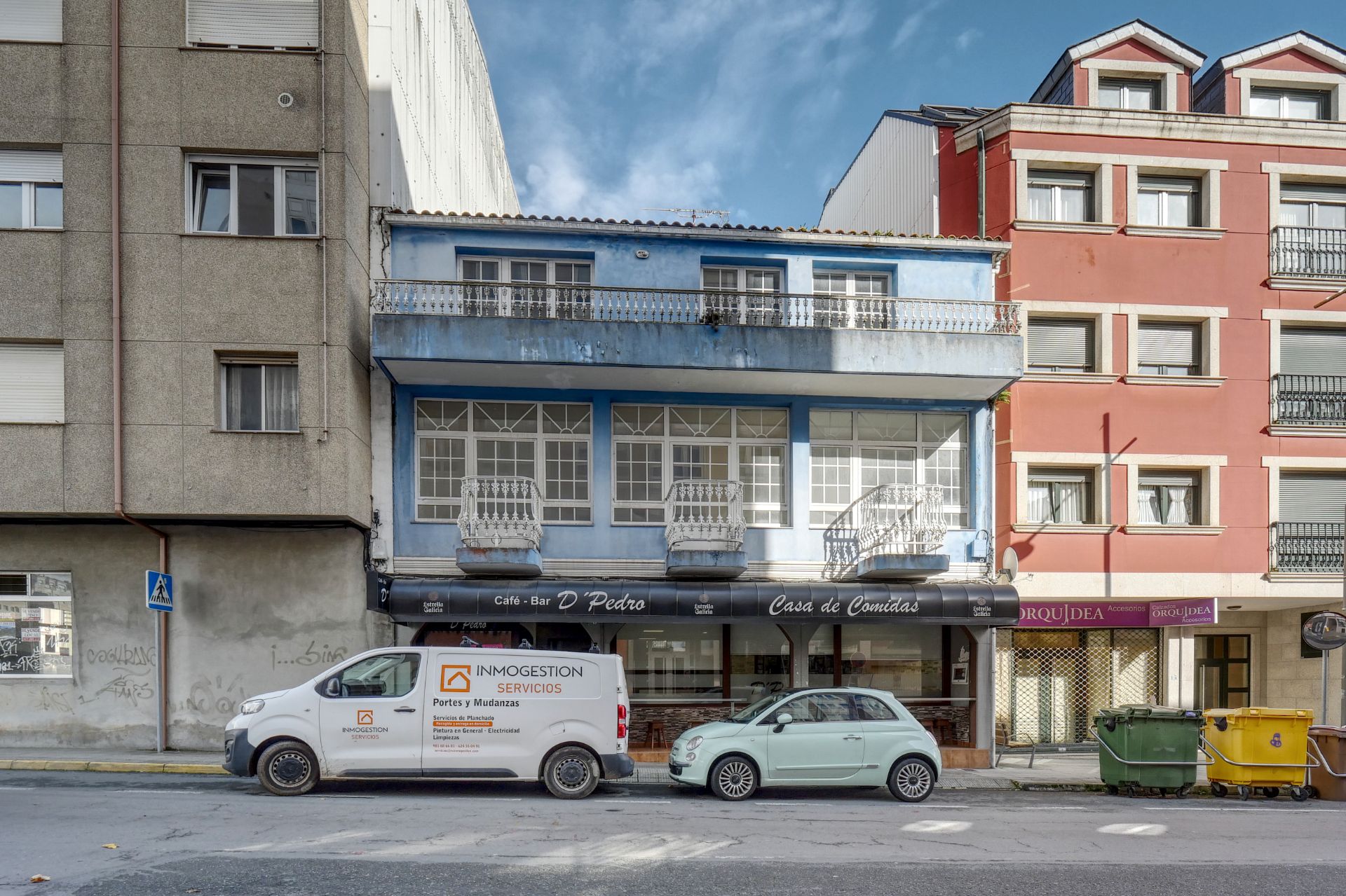 Vista exterior de Casa adosada en venda en Cerceda amb Jardí privat, Traster i Balcó