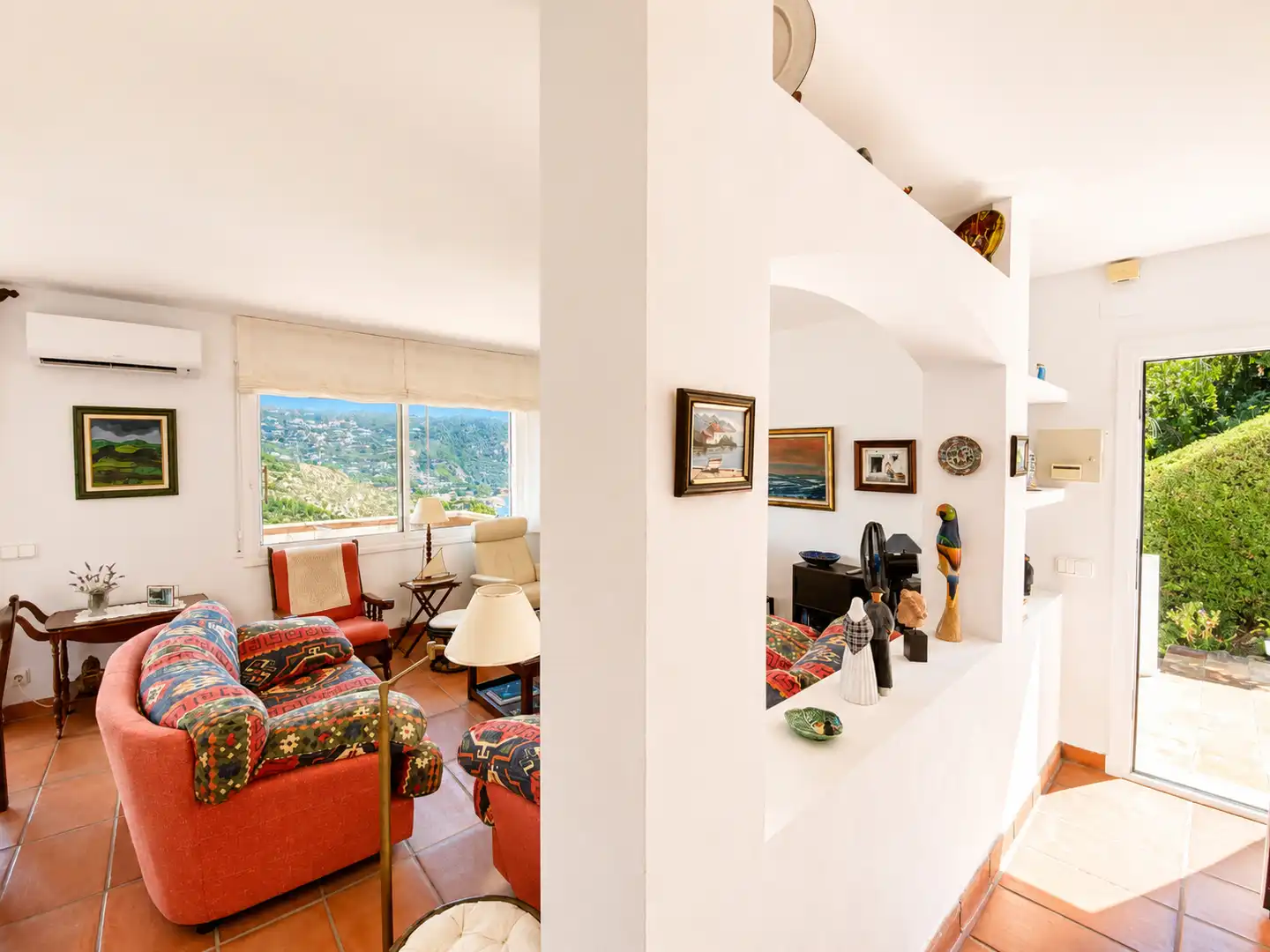 Sala de estar de Casa adosada en venta en Begur con Aire acondicionado y Terraza