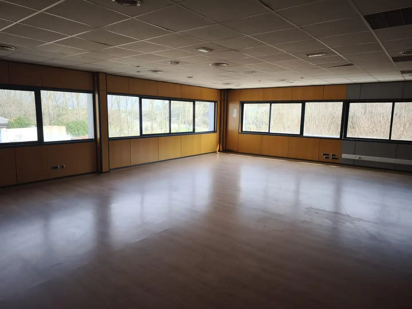 Industrial buildings for rent in Vallgorguina