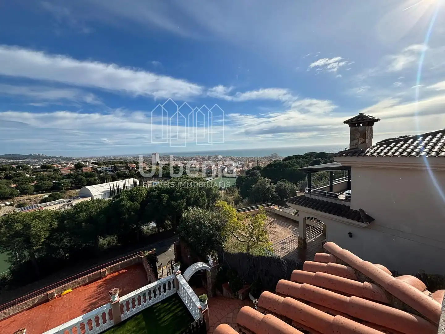 Vista exterior de Casa o xalet en venda en Calella amb Calefacció i Piscina