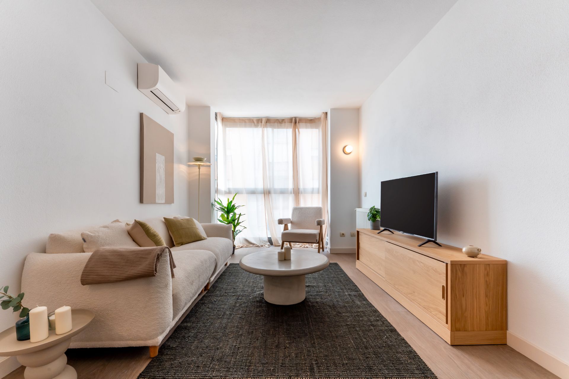 Living room of Flat for sale in  Madrid Capital  with Air Conditioner, Terrace and Storage room