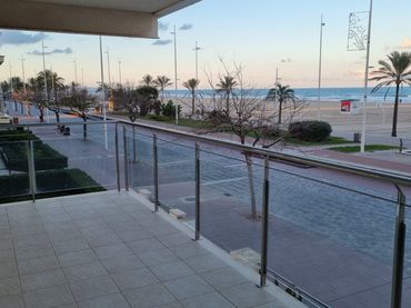 Apartament amb balcó de lloguer a Calle MARITIM NEPTU