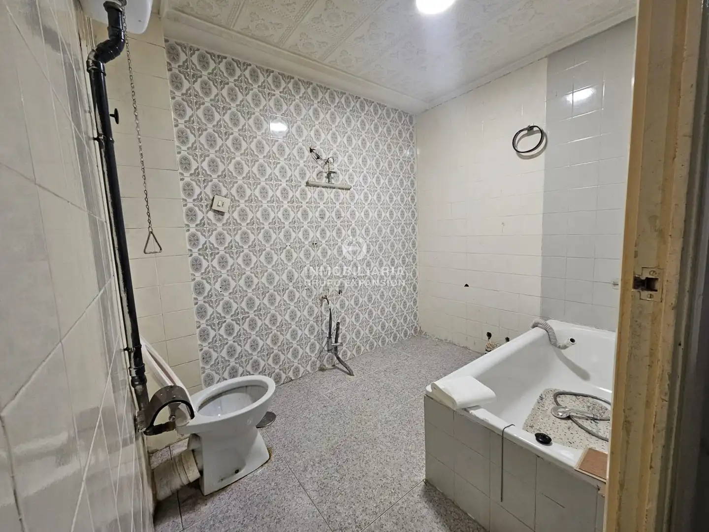 Baño de Piso en venta en Novelda con Balcón