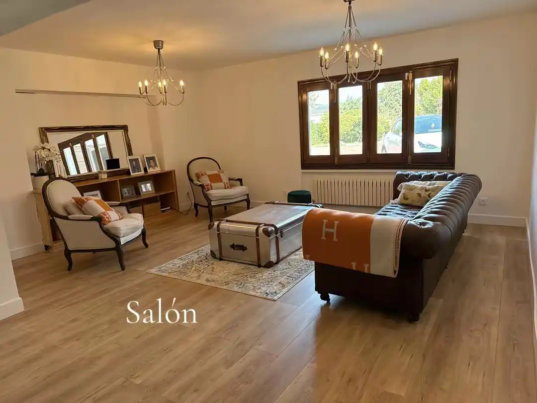 Sala de estar de Casa o chalet en venta en Las Rozas de Madrid con Aire acondicionado, Calefacción y Jardín privado
