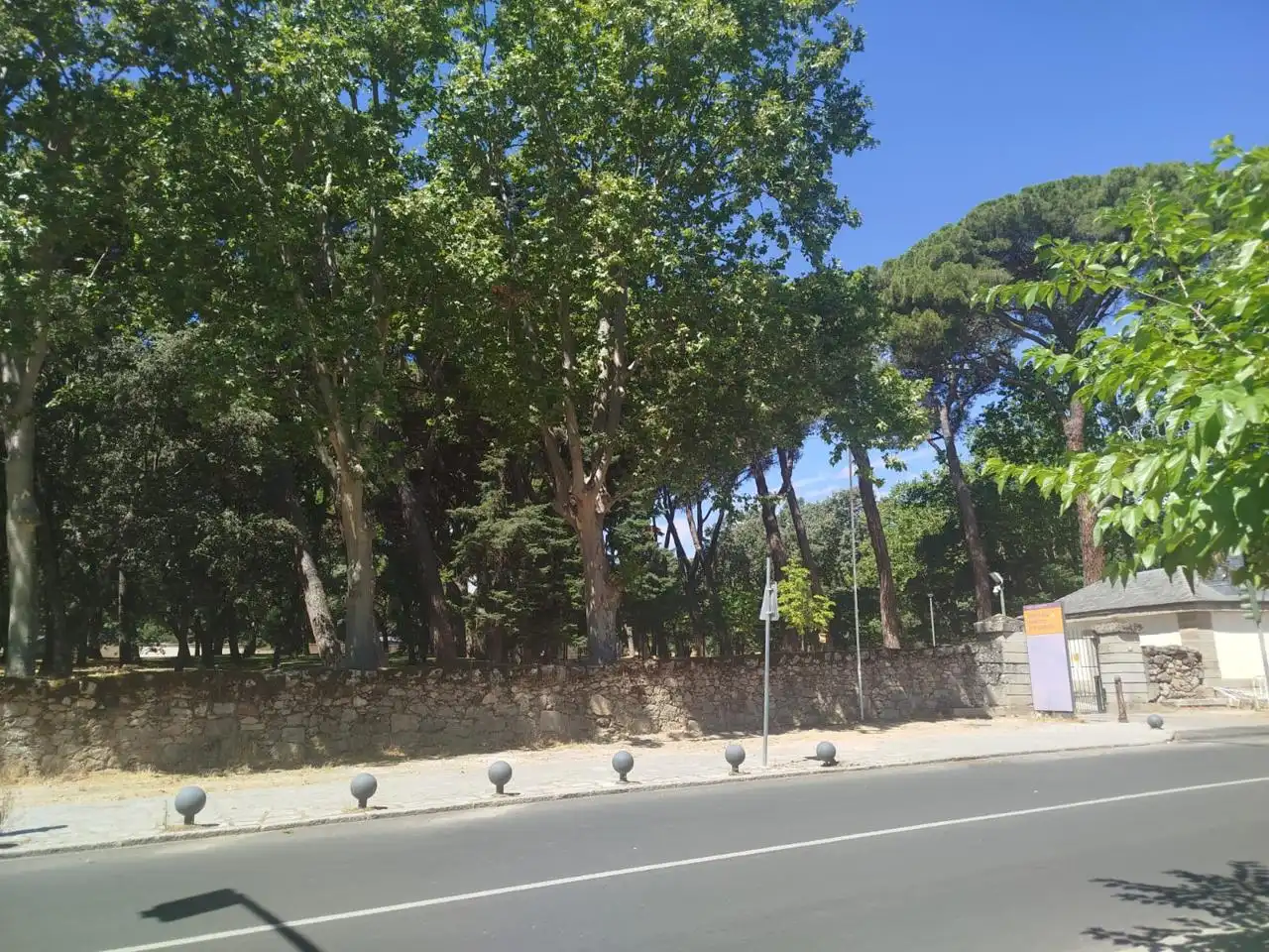 Terrenos y solares en venta en Avenida de los Reyes Católicos, imagen 7