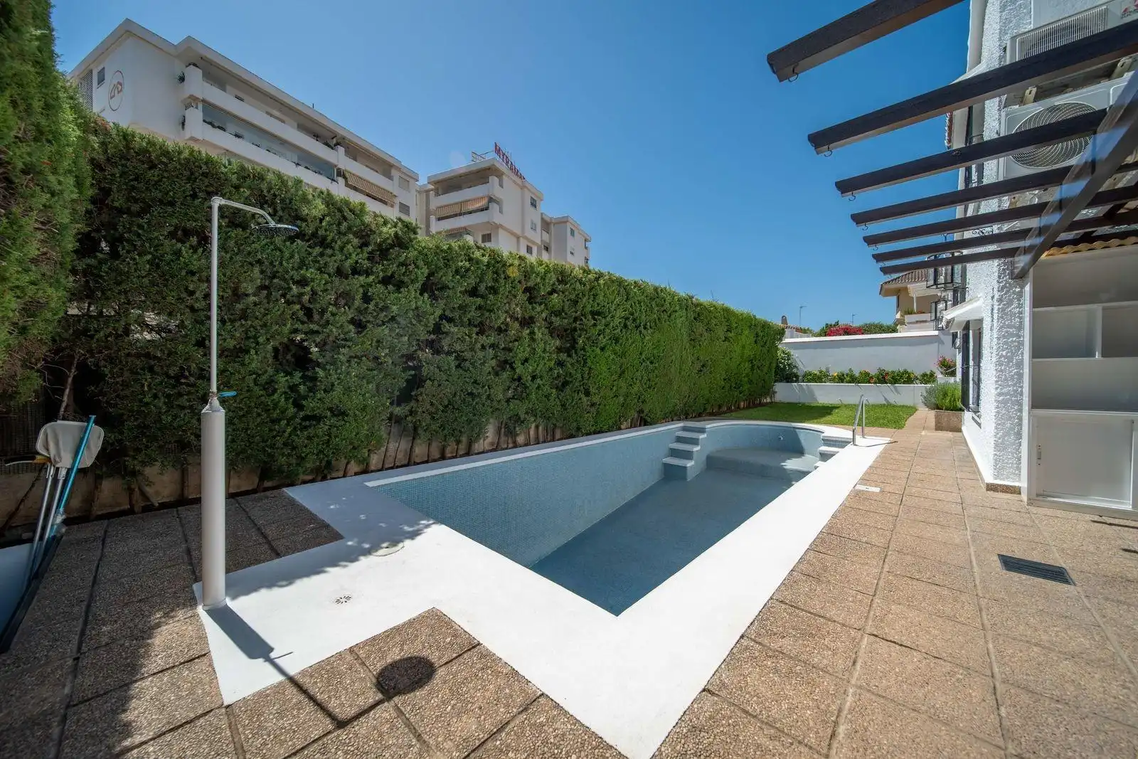 Chalet con piscina en venta en Calle del limonar, imagen 3