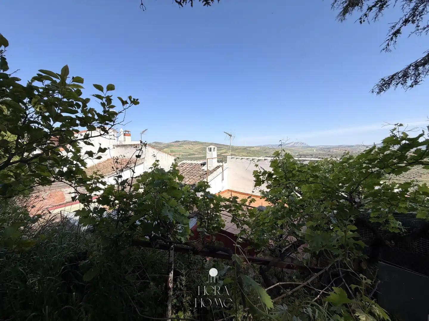 Vista exterior de Casa adosada en venda en Ardales amb Jardí privat i Moblat