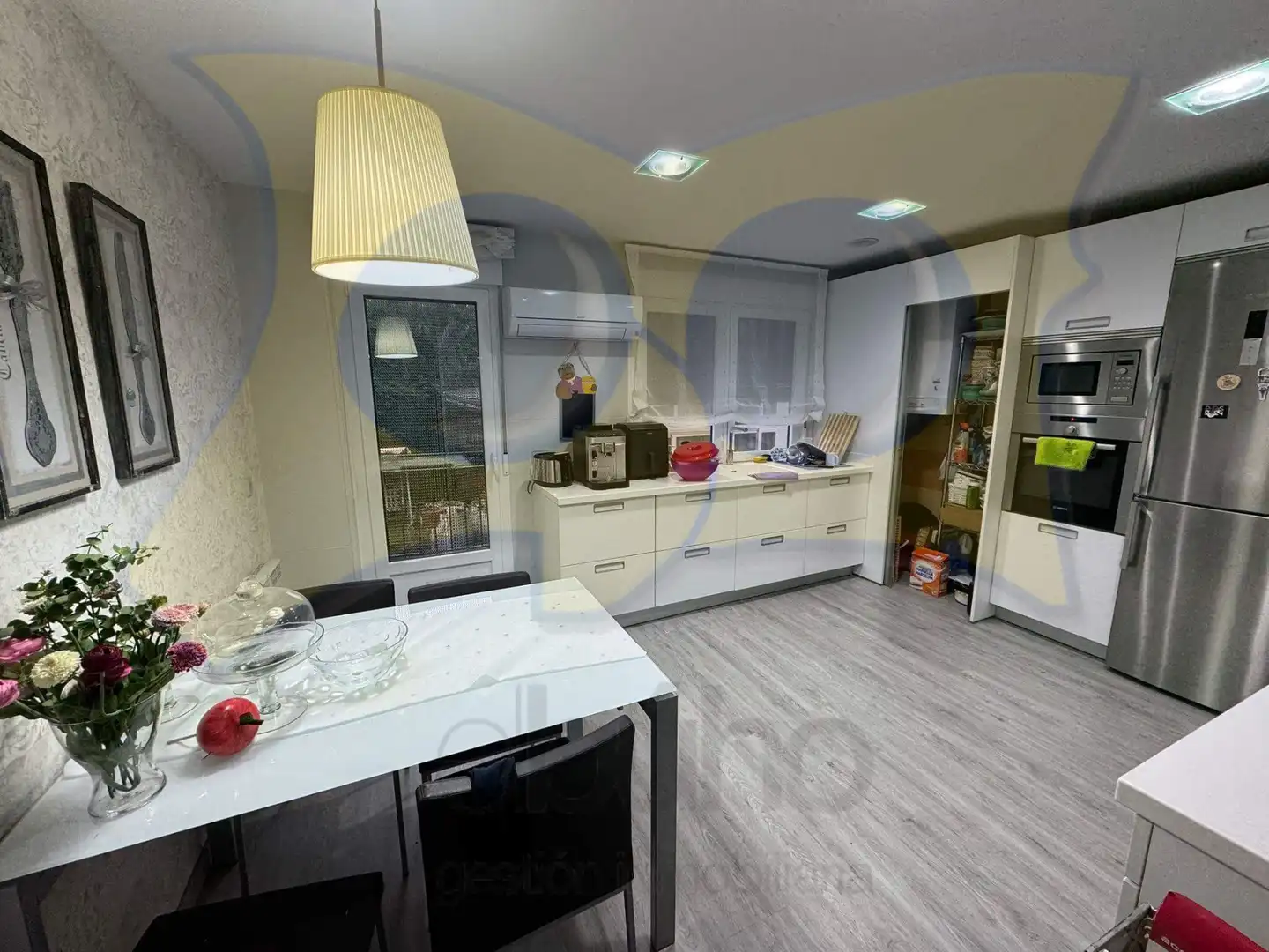 Cocina de Casa o chalet en venta en Carbajosa de la Sagrada con Aire acondicionado, Calefacción y Jardín privado