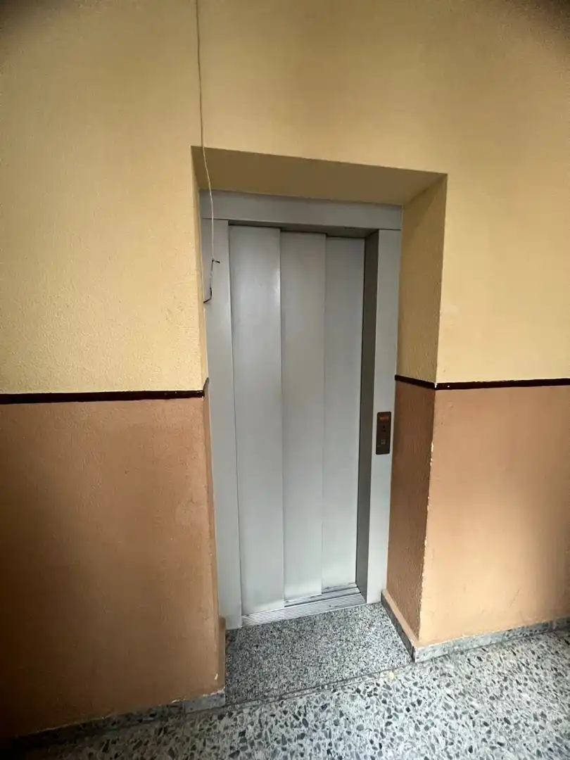 Piso en venta en Madrid con Calefacción y Alarma