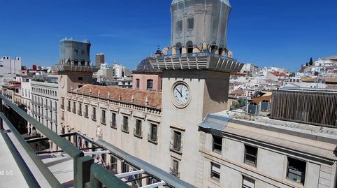 Foto 2 de Piso de alquiler en Plaça de L'ajuntament, Casco Antiguo - Sta. Cruz - Ayuntamiento, Alicante / Alacant