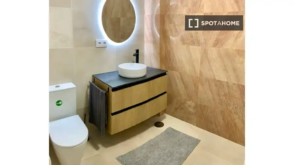 Bathroom of Flat for rent in Cartagena  with Air Conditioner, Heating and Furnished