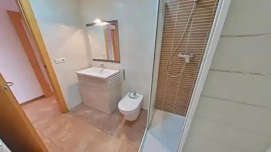 Bany de Pis en venda en Santa Perpètua de Mogoda amb Calefacció, Terrassa i Alarma