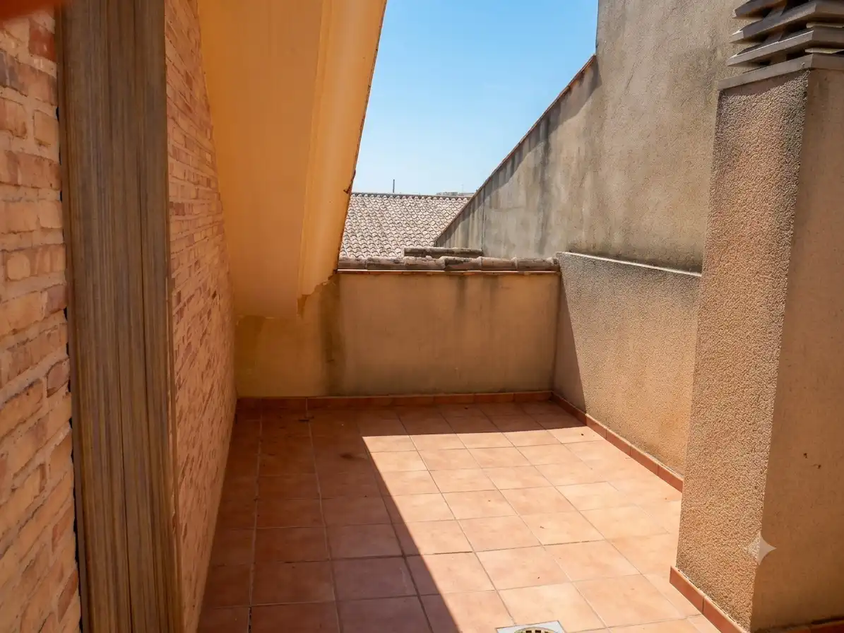 Terrassa de Casa adosada en venda en Sagunto / Sagunt amb Aire condicionat, Calefacció i Jardí privat