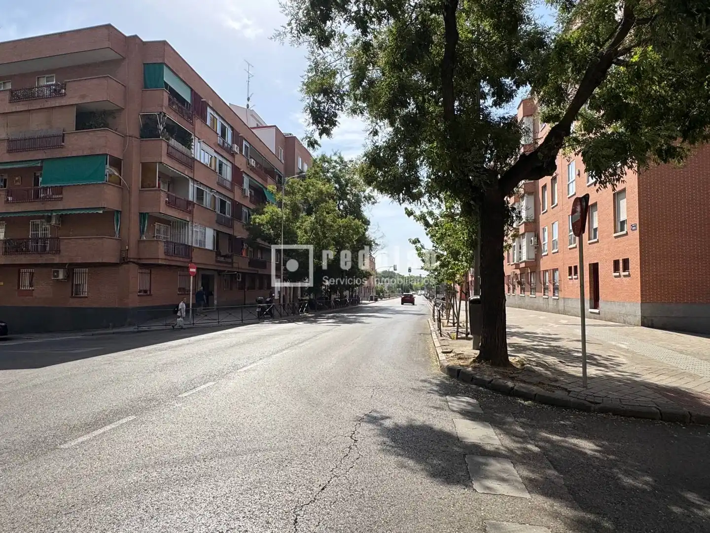 Exterior view of Garage for sale in Madrid