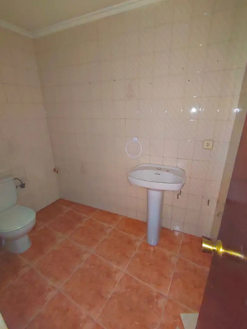 Badezimmer von Geschaftsraum zur Miete in Palencia mit Heizung