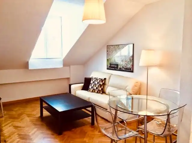Flat with lift for sale in Calle del Almíbar