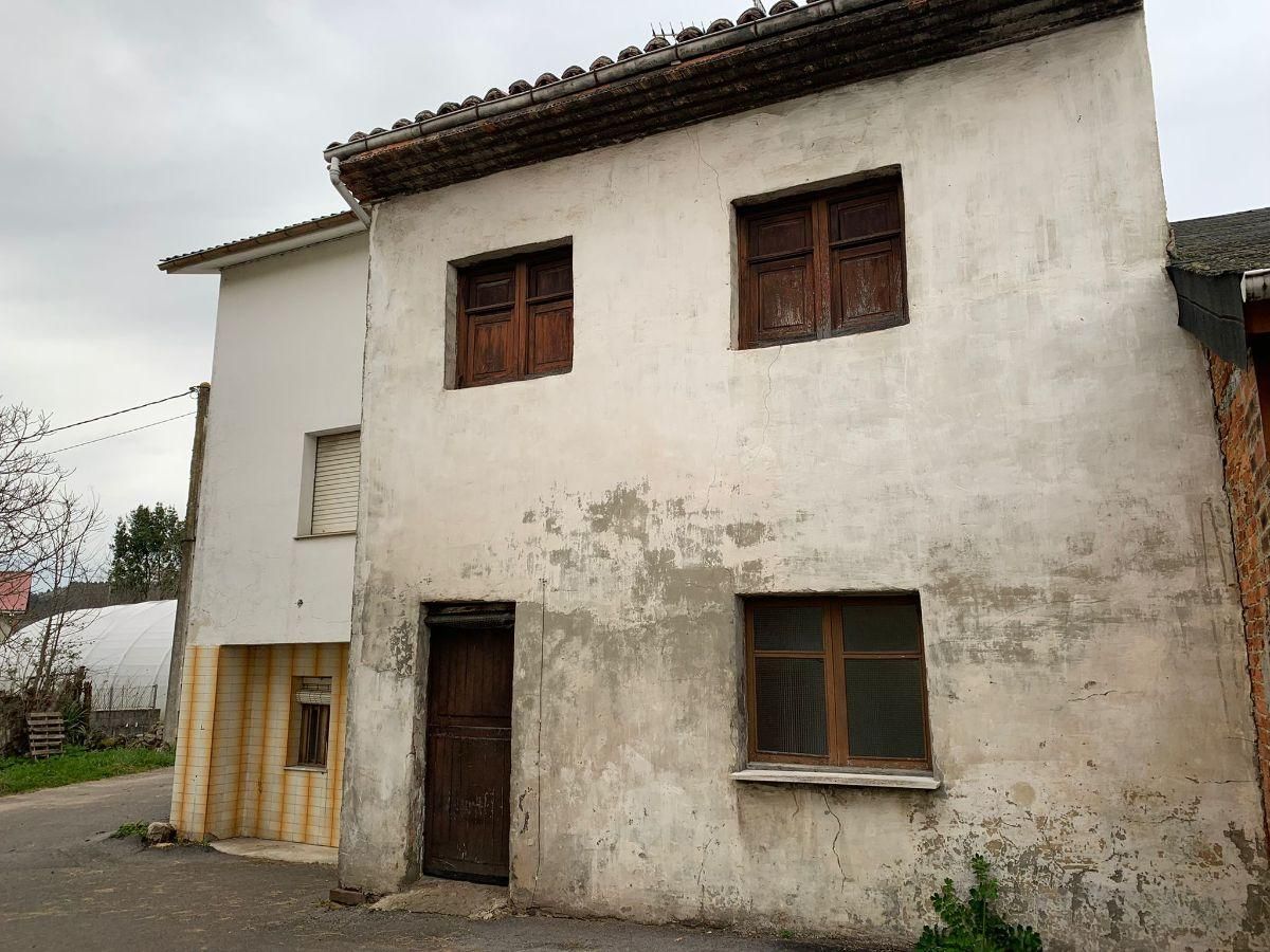 Exterior view of House or chalet for sale in Siero  with Storage room