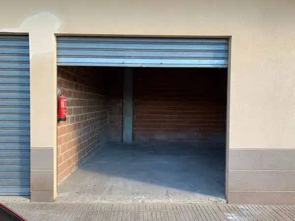 Business premises for sale in C/ Ausías March, imagen 2