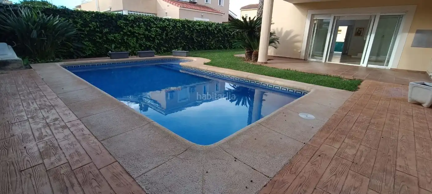 Doppelhaushälfte mit Garten zur Miete in Carrer de la Gralla 31, imagen 3