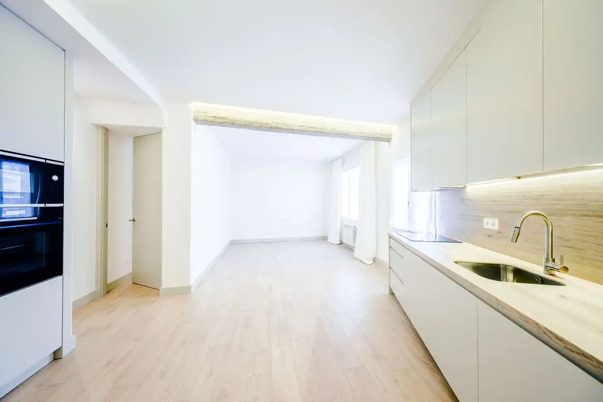 Flat with lift for sale in C. del Gral. Oráa