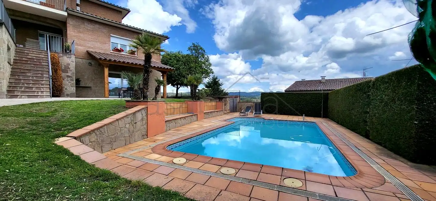 Piscina de Casa o chalet en venta en Olost con Jardín privado, Terraza y Piscina