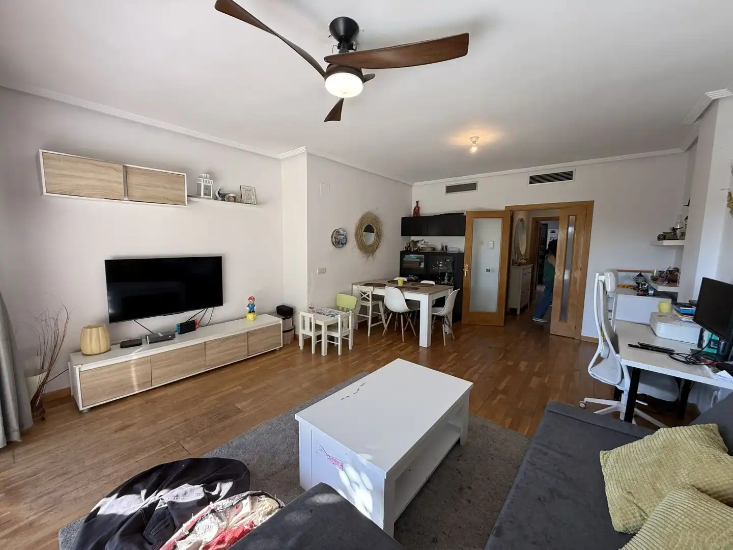 Living room of Flat for rent in Las Rozas de Madrid  with Air Conditioner, Parquet flooring and Terrace