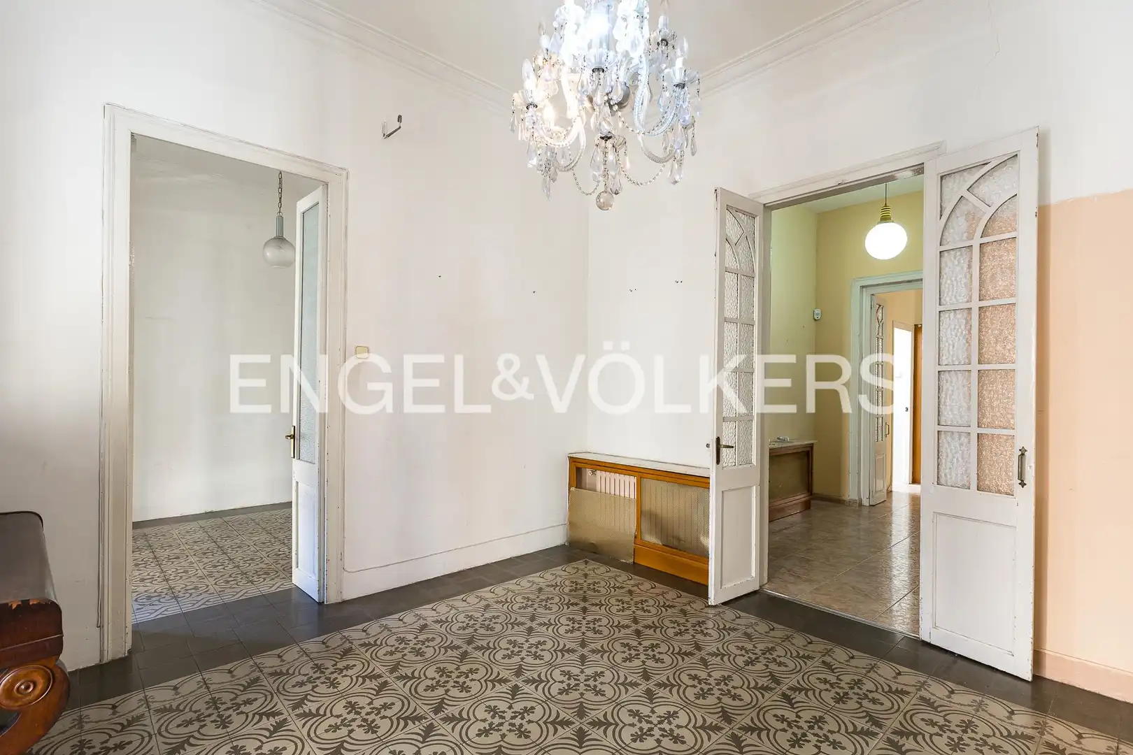 Einfamilien-Reihenhaus zum Verkauf in Tarragona mit Klimaanlage, Heizung und Balkon