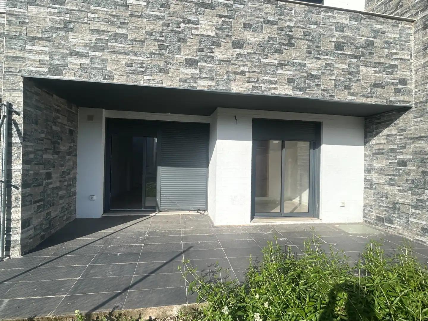 Außenansicht von Einfamilien-Reihenhaus zum Verkauf in Arroyo de la Encomienda mit Heizung, Terrasse und Abstellraum