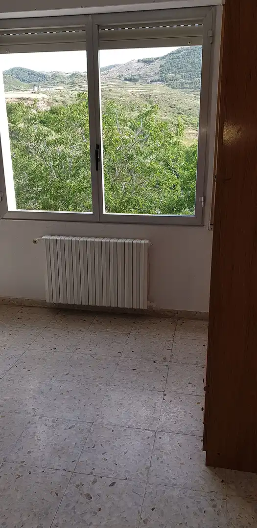 Terrassa de Pis en venda en Lagunilla del Jubera amb Calefacció, Moblat i Rentadora