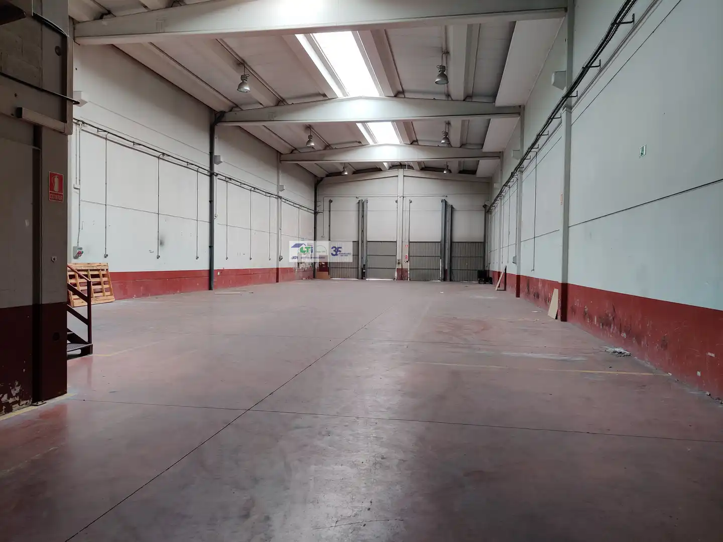Nave industrial de alquiler en Alfajarín